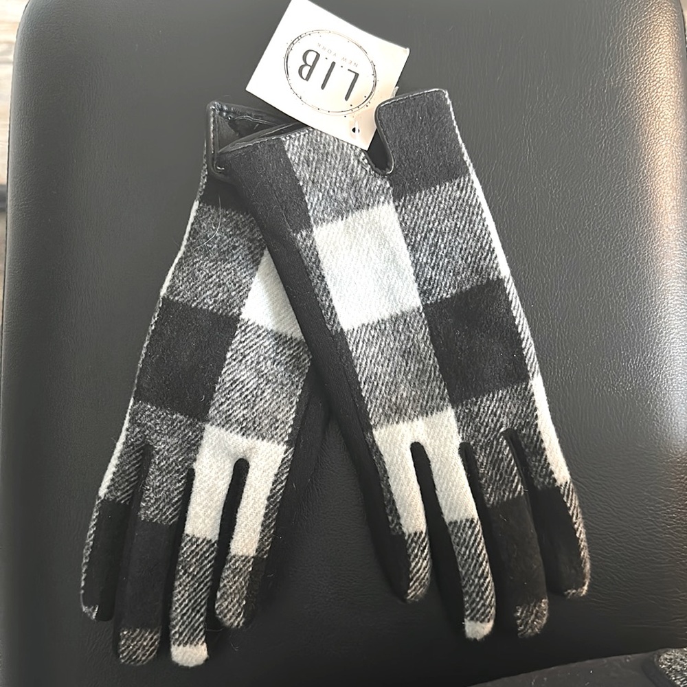 Cozy plaid gloves - pointer finger for ability to text !